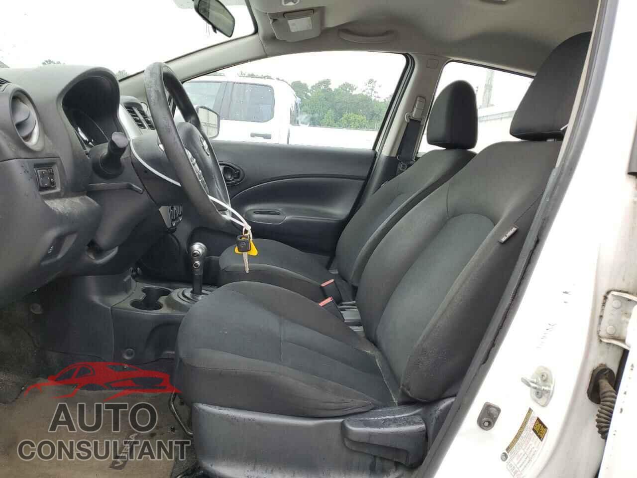 NISSAN VERSA 2017 - 3N1CE2CP3HL372002