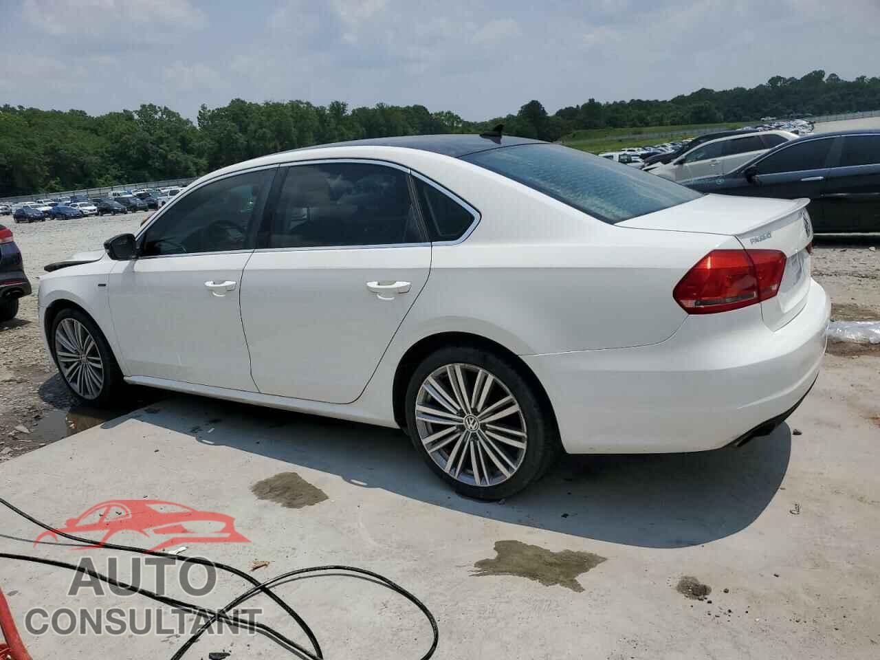 VOLKSWAGEN PASSAT 2015 - 1VWBS7A34FC077625