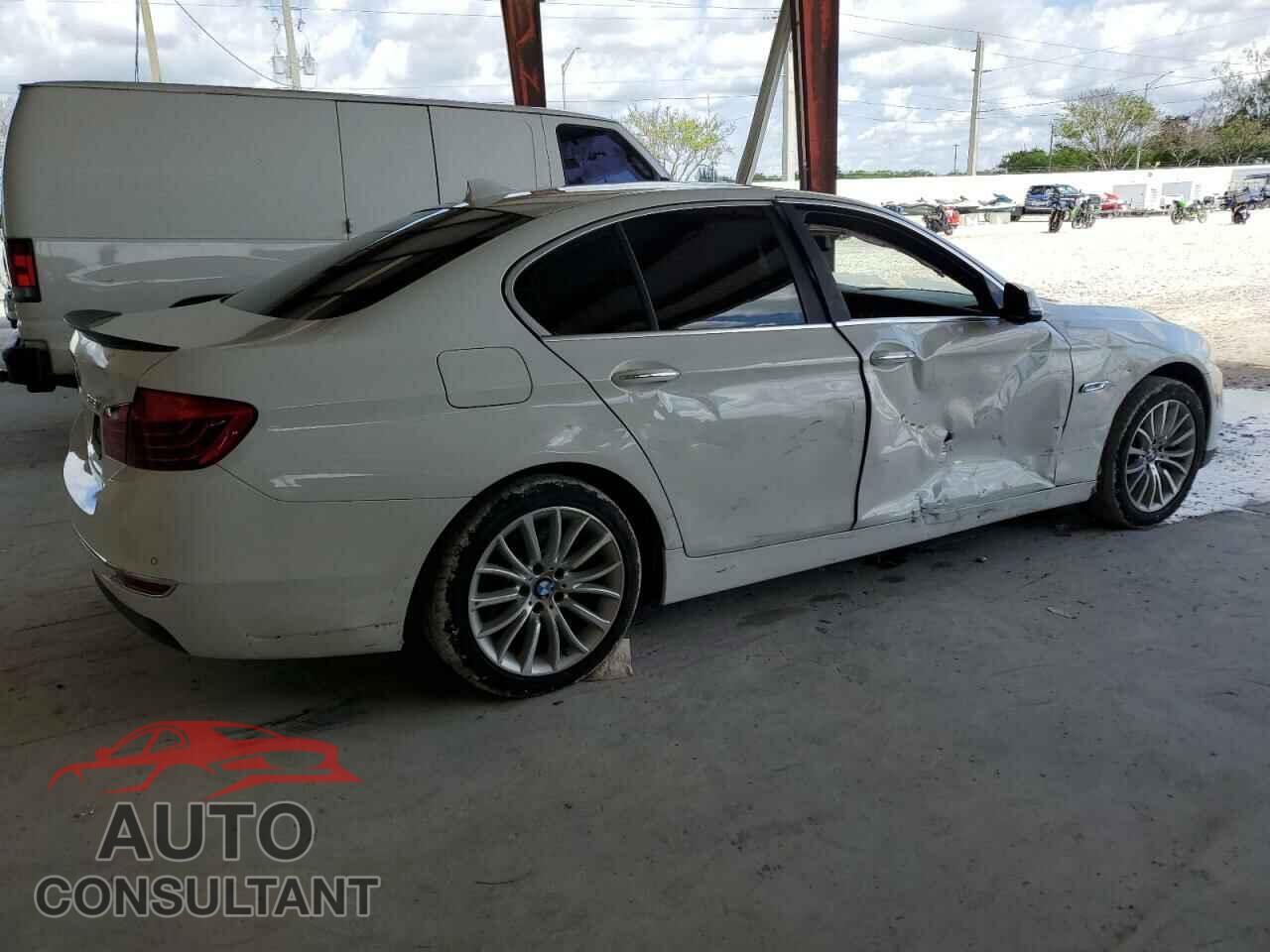 BMW 5 SERIES 2015 - WBA5A5C59FD515178