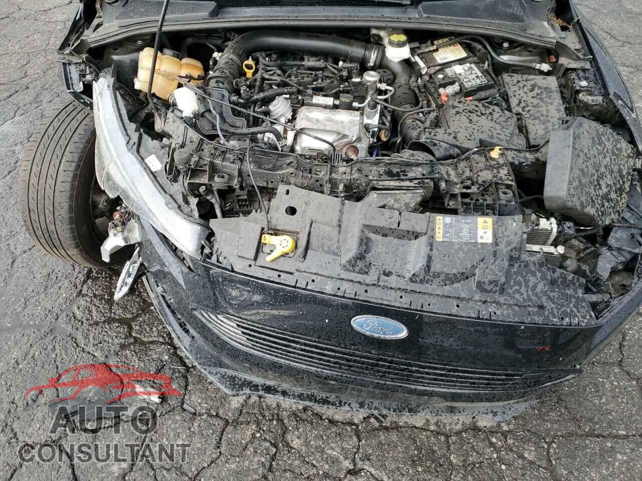 FORD FOCUS 2018 - 1FADP3FE8JL300246