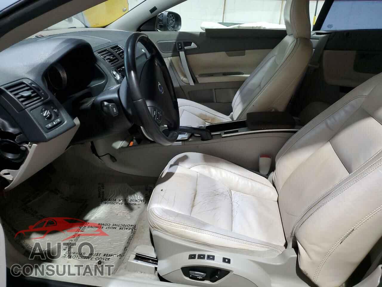 VOLVO C70 2012 - YV1672MC6CJ131836