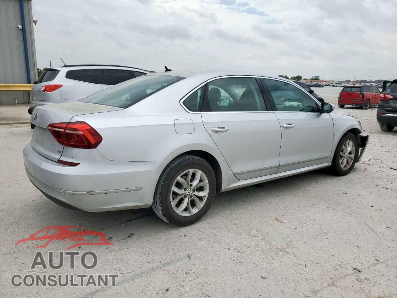 VOLKSWAGEN PASSAT 2017 - 1VWAT7A31HC012758