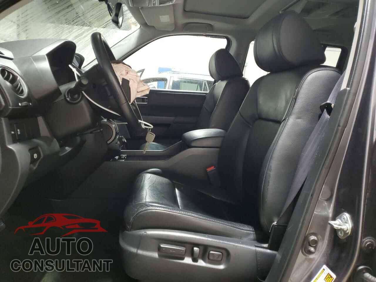 HONDA PILOT 2015 - 5FNYF4H99FB006644
