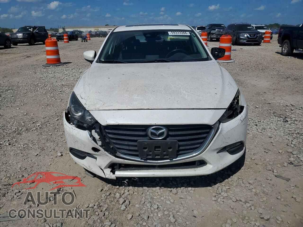 MAZDA 3 2018 - 3MZBN1L34JM164840