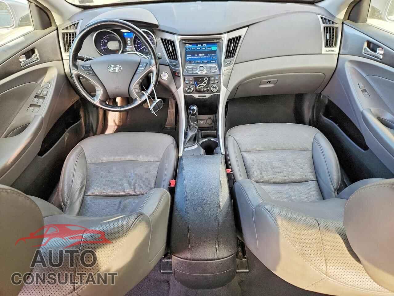 HYUNDAI SONATA 2015 - KMHEC4A41FA122791