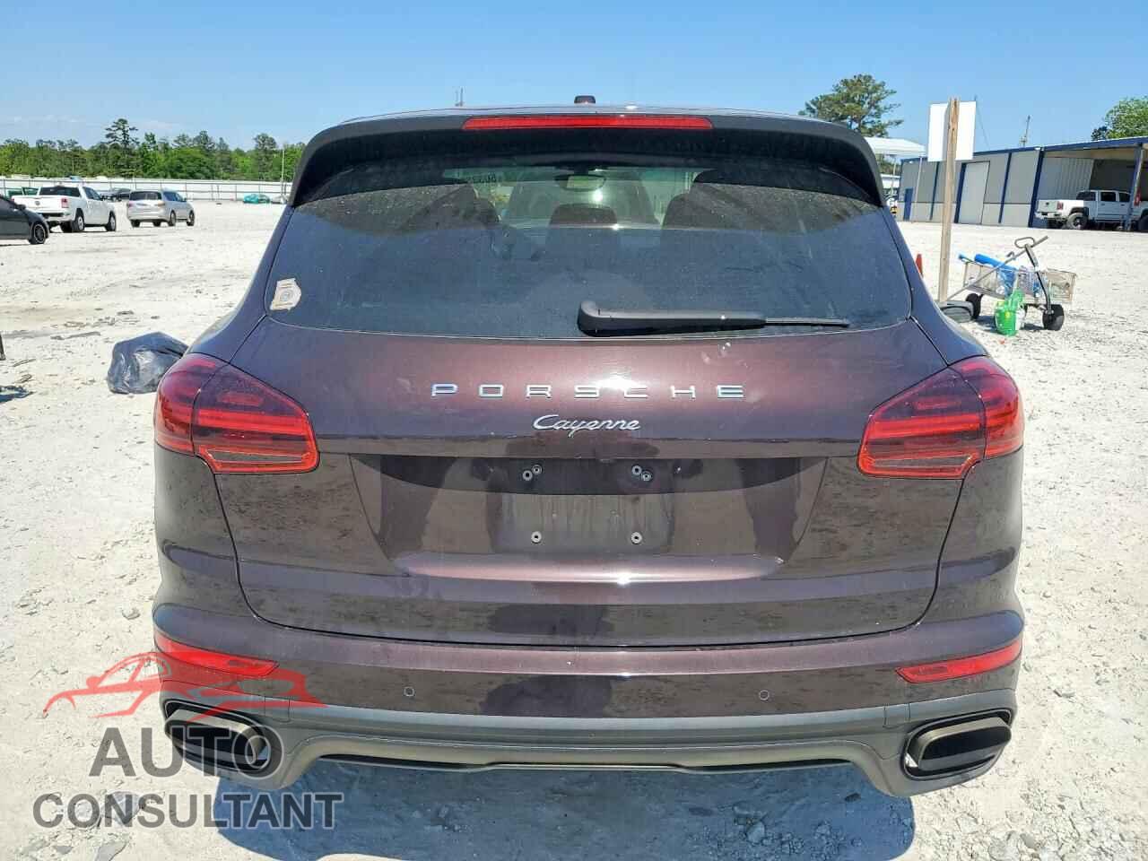 PORSCHE CAYENNE 2018 - WP1AA2A29JKA06039