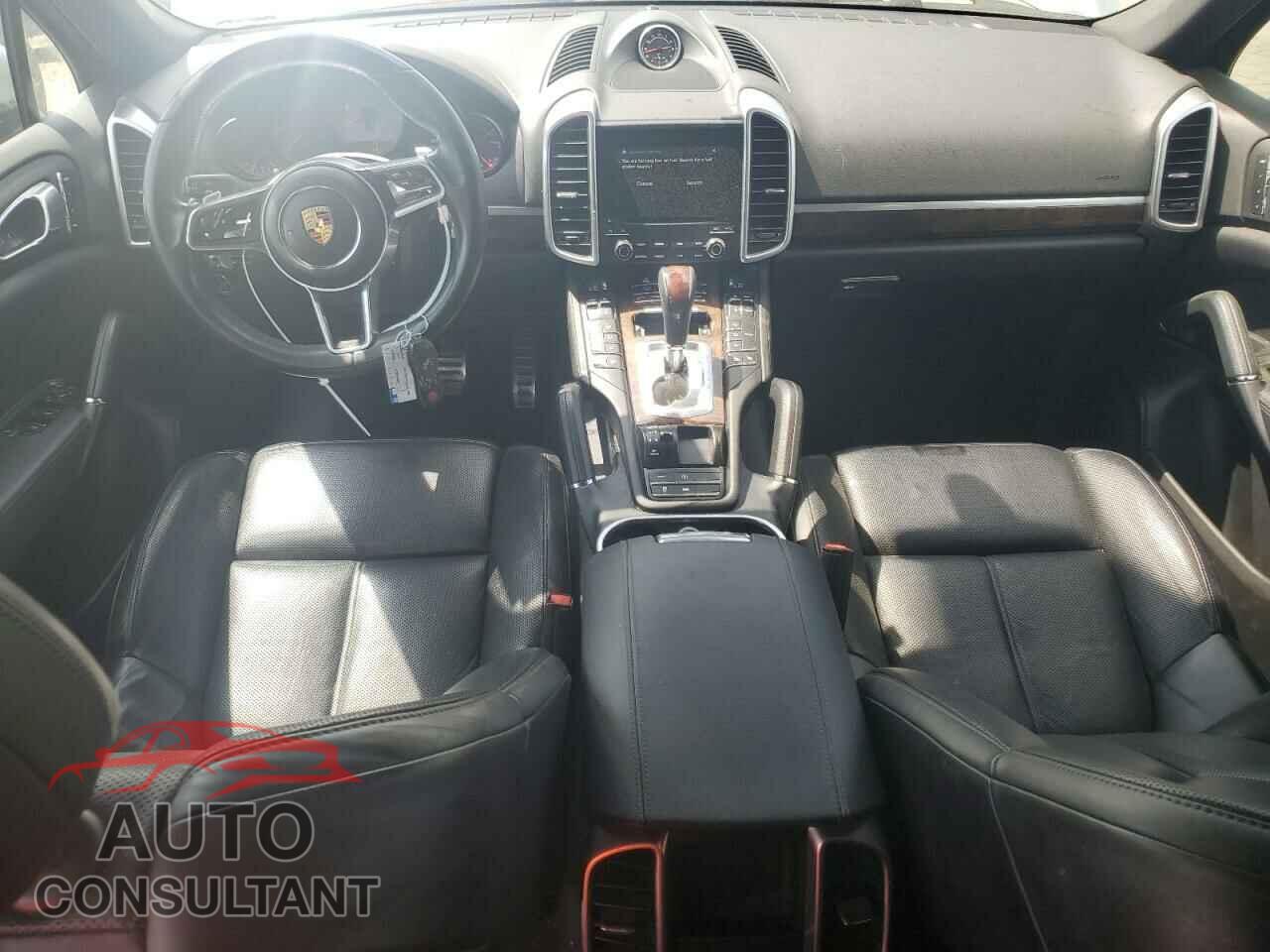 PORSCHE CAYENNE 2017 - WP1AB2A28HLA51118