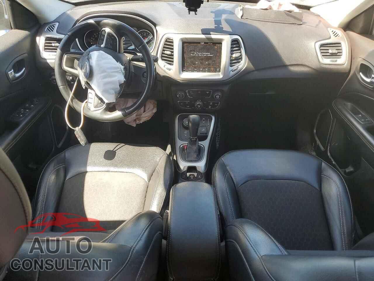 JEEP COMPASS 2018 - 3C4NJDBB7JT450791