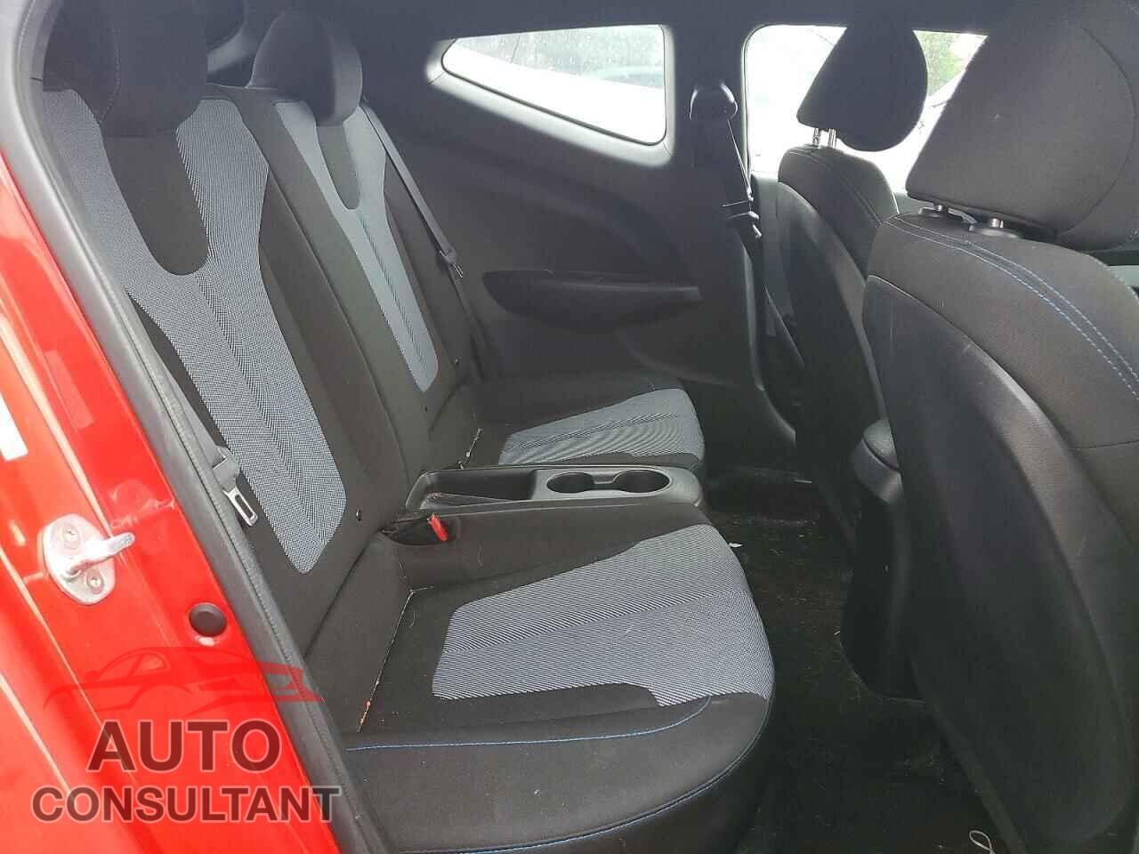 HYUNDAI VELOSTER 2019 - KMHTG6AF7KU018355