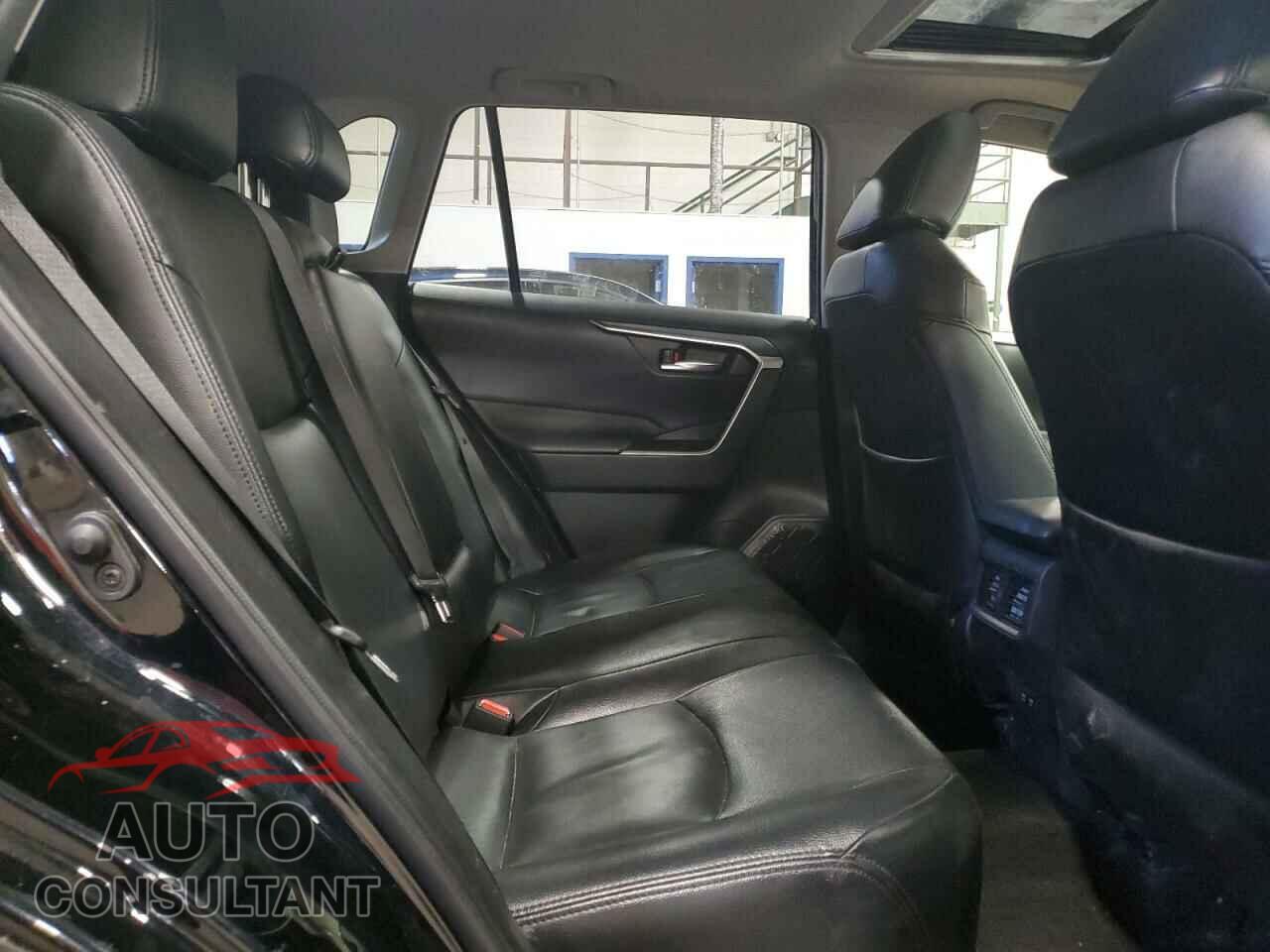 TOYOTA RAV4 2019 - JTMP1RFV9KD507333