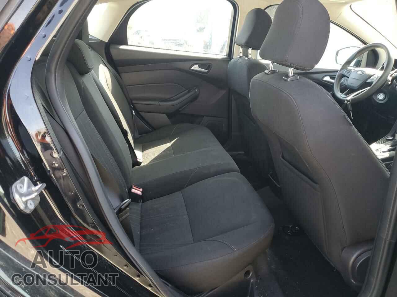 FORD FOCUS 2016 - 1FADP3K26GL235109