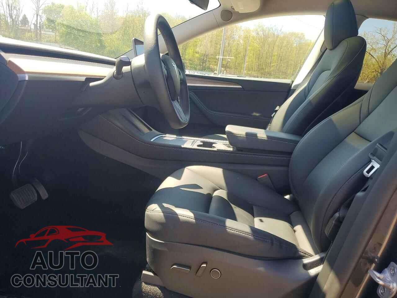 TESLA MODEL Y 2024 - 7SAYGDEE4RA330037