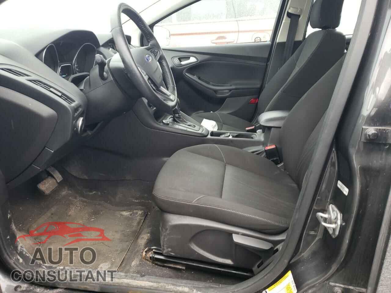 FORD FOCUS 2015 - 1FADP3K25FL211687