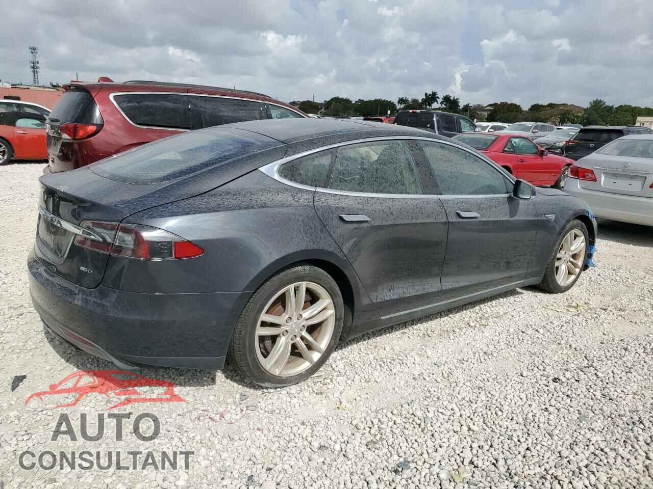 TESLA MODEL S 2015 - 5YJSA1E26FF109725