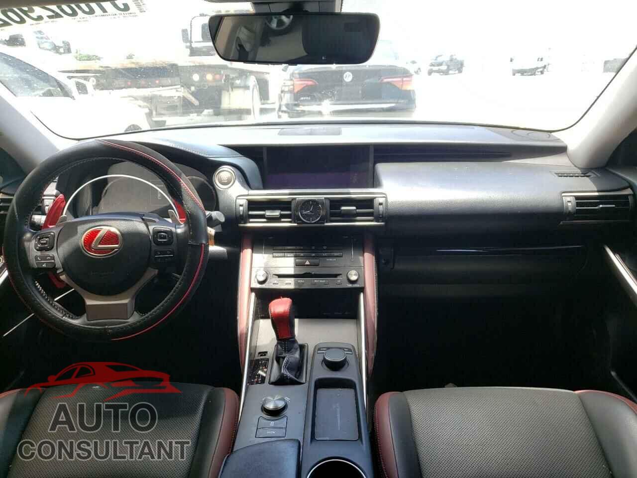 LEXUS IS 2018 - JTHBA1D22J5072084