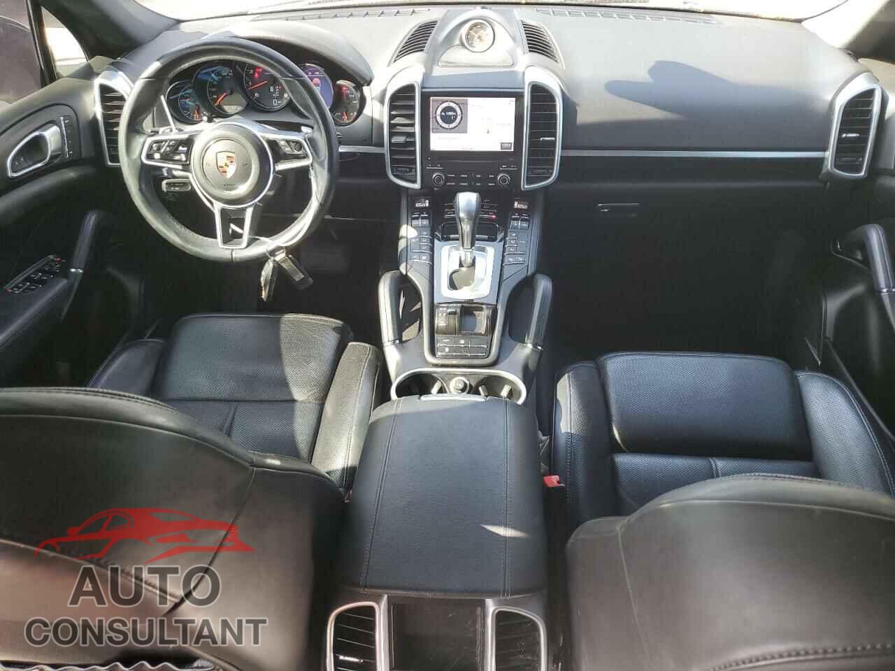PORSCHE CAYENNE 2017 - WP1AA2A23HKA90711