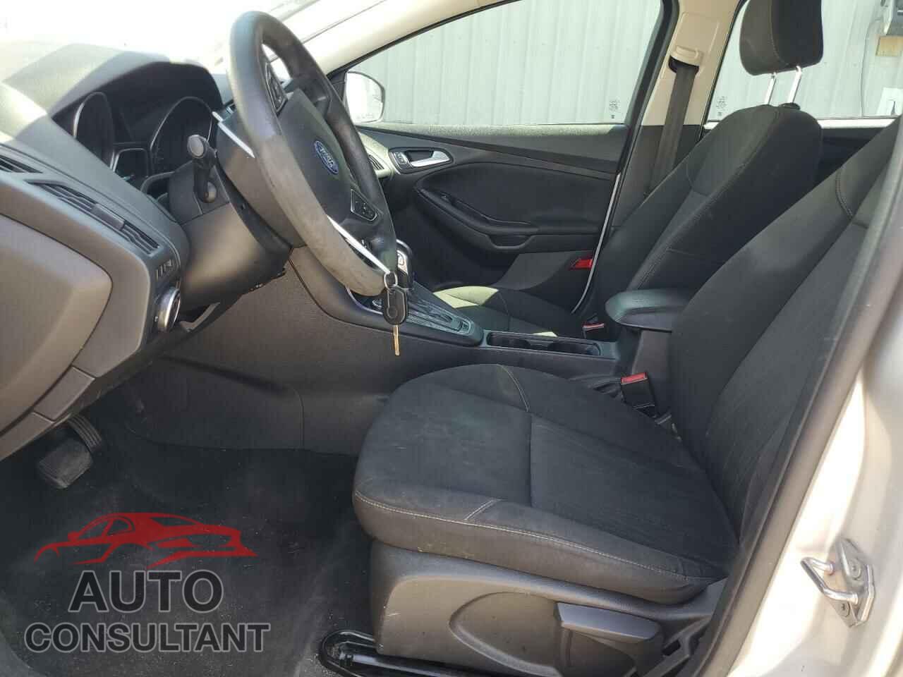 FORD FOCUS 2015 - 1FADP3K27FL233156