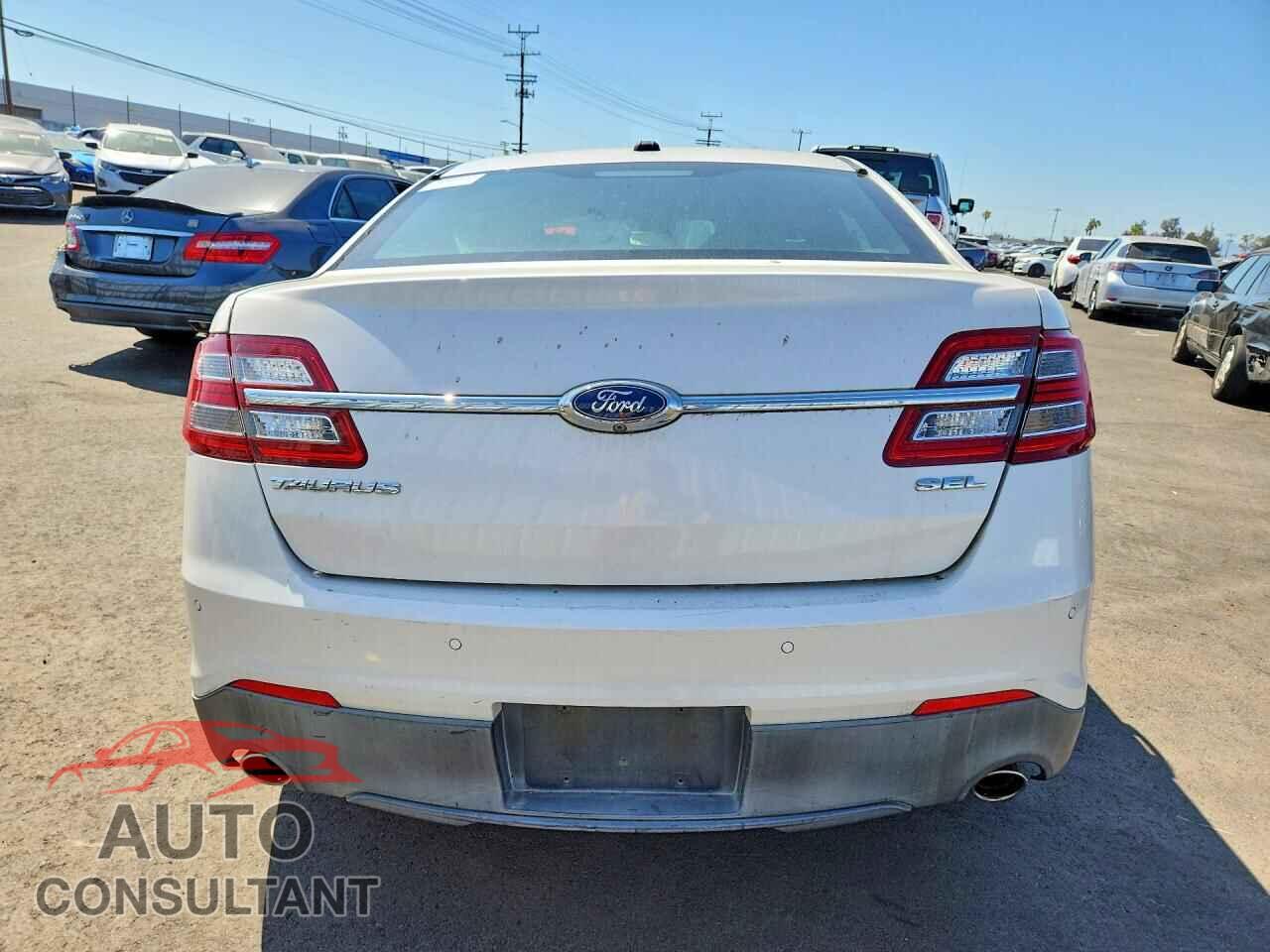 FORD TAURUS 2015 - 1FAHP2E87FG135443