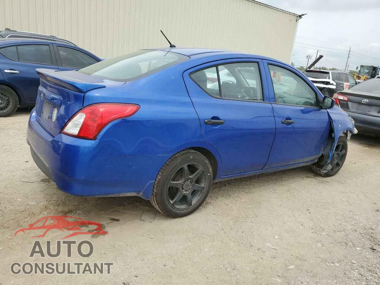 NISSAN VERSA 2017 - 3N1CN7AP3HL820531