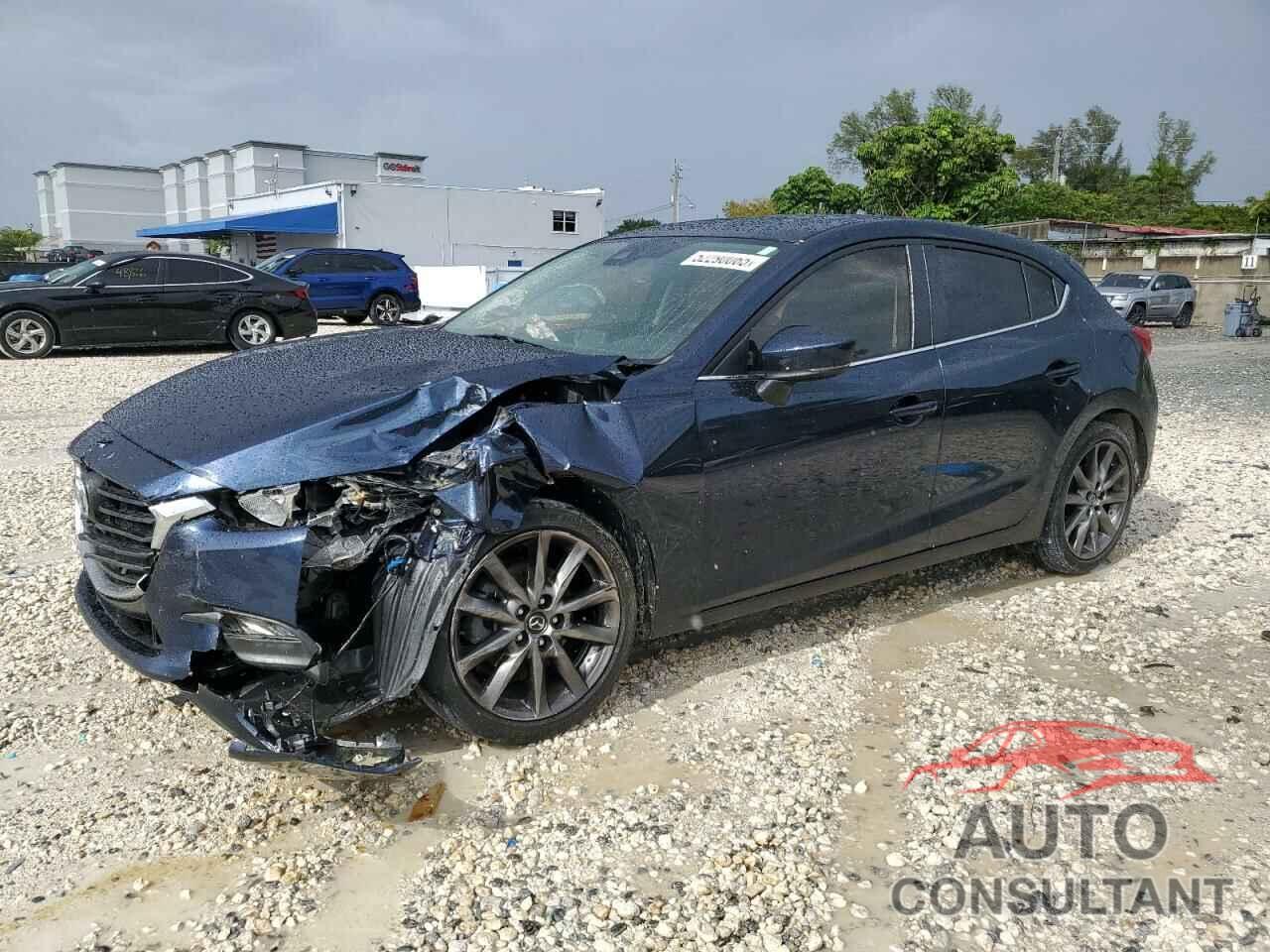 MAZDA 3 2018 - 3MZBN1L38JM239636