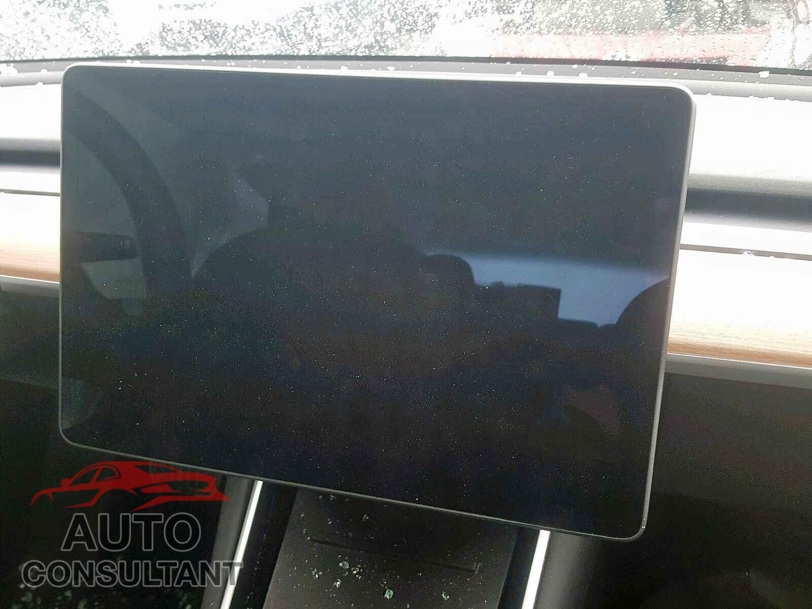 TESLA MODEL 3 2018 - 5YJ3E1EB0JF144696