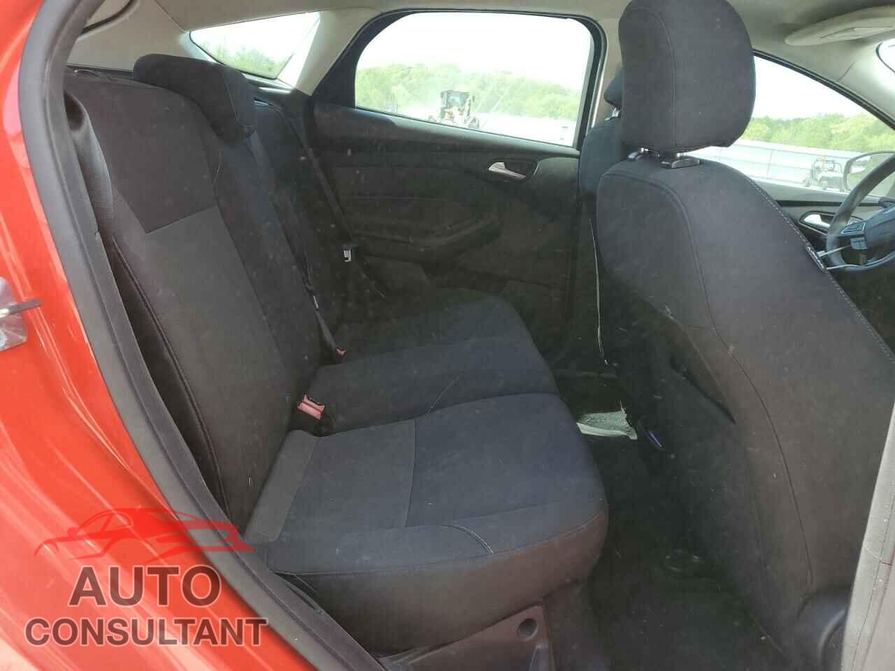 FORD FOCUS 2016 - 1FADP3K2XGL248087