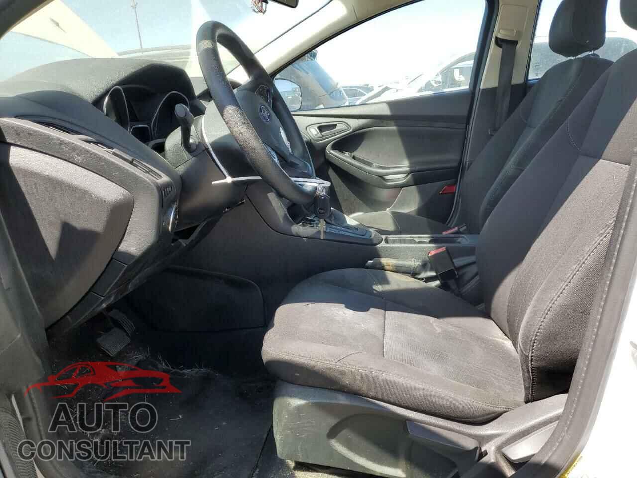 FORD FOCUS 2017 - 1FADP3E29HL222125