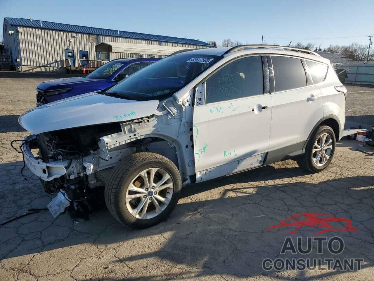 FORD ESCAPE 2018 - 1FMCU0GD6JUB03598