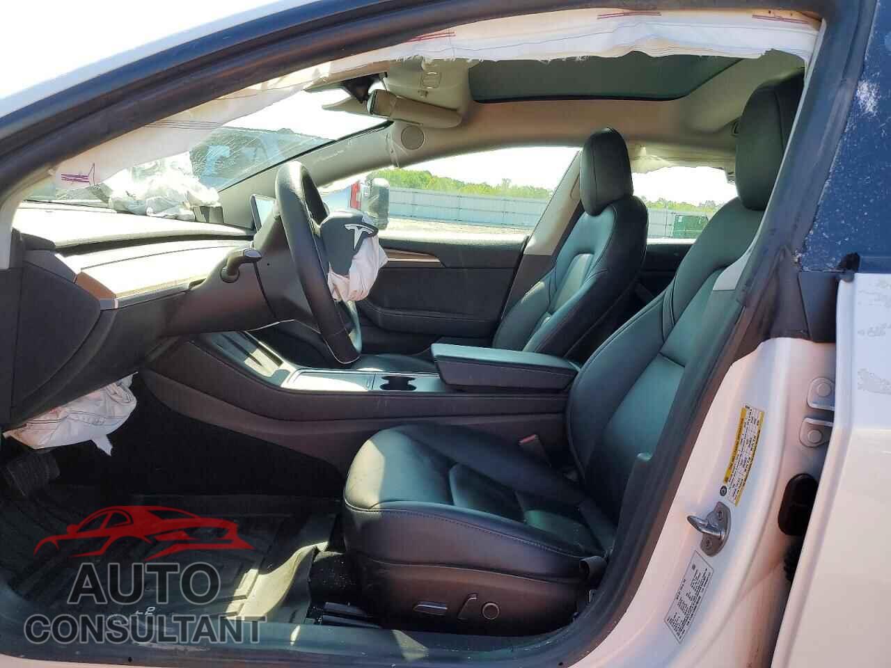 TESLA MODEL 3 2021 - 5YJ3E1EB8MF983466