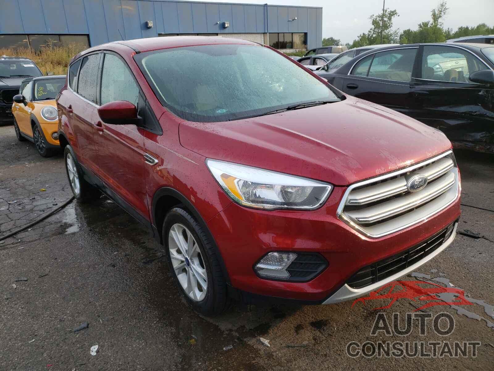 FORD ESCAPE 2017 - 1FMCU0GD7HUD18479
