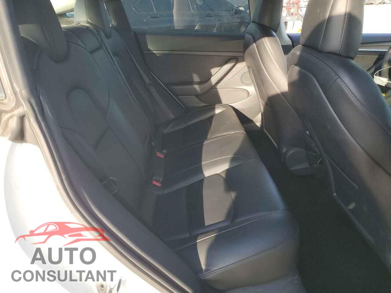 TESLA MODEL 3 2021 - 5YJ3E1EA5MF018216