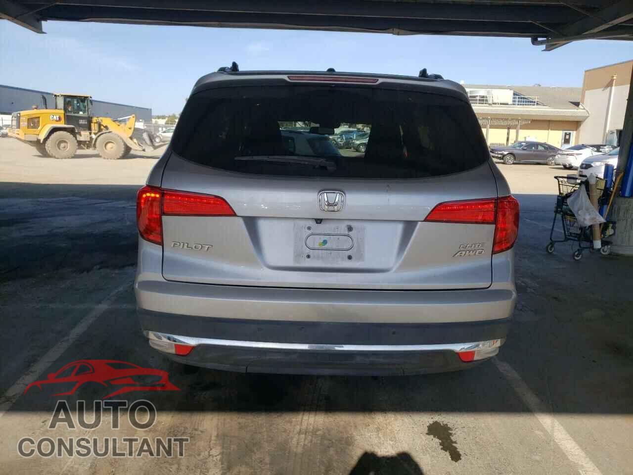 HONDA PILOT 2017 - 5FNYF6H01HB009313