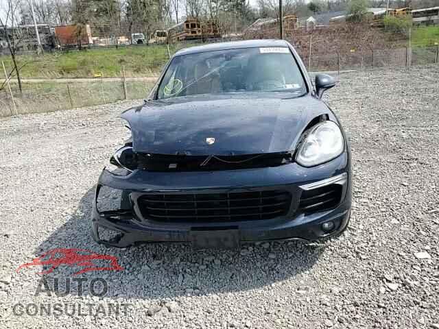 PORSCHE CAYENNE 2017 - WP1AA2A23HKA91745