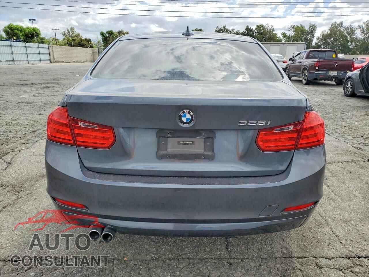 BMW 3 SERIES 2013 - WBA3C1C58DF443935