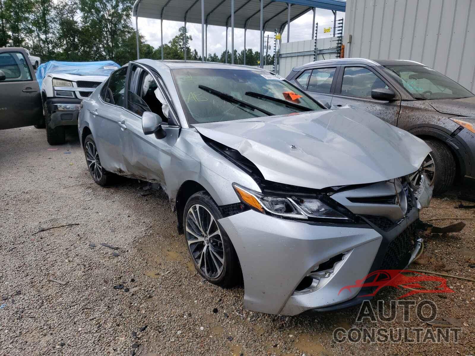 TOYOTA CAMRY 2018 - 4T1B11HK0JU516821