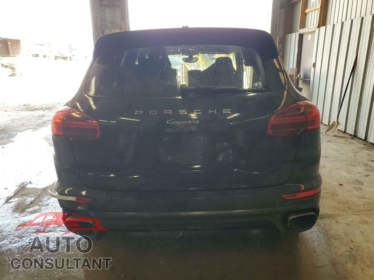 PORSCHE CAYENNE 2017 - WP1AA2A23HKA91745