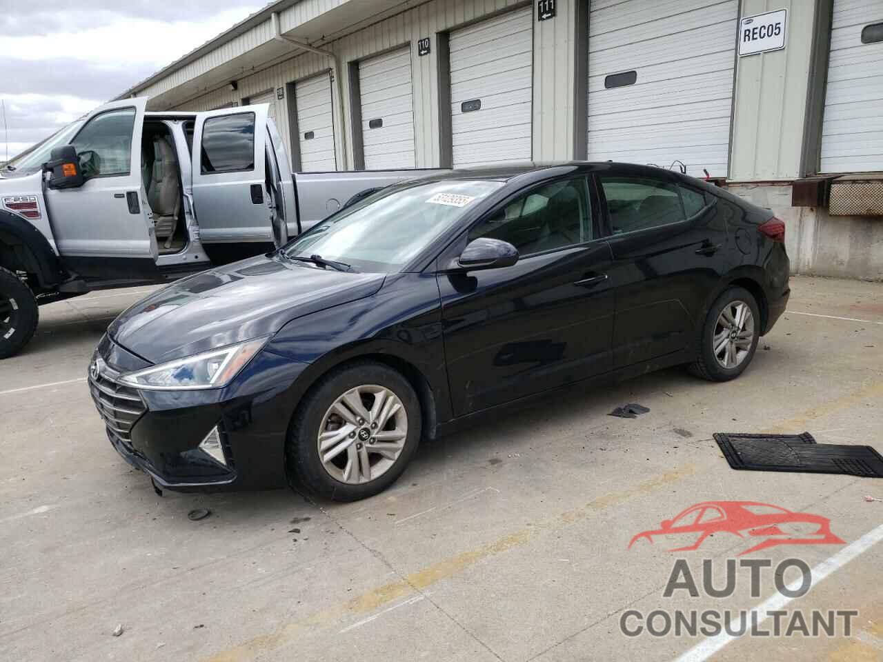 HYUNDAI ELANTRA 2019 - 5NPD84LF1KH485482