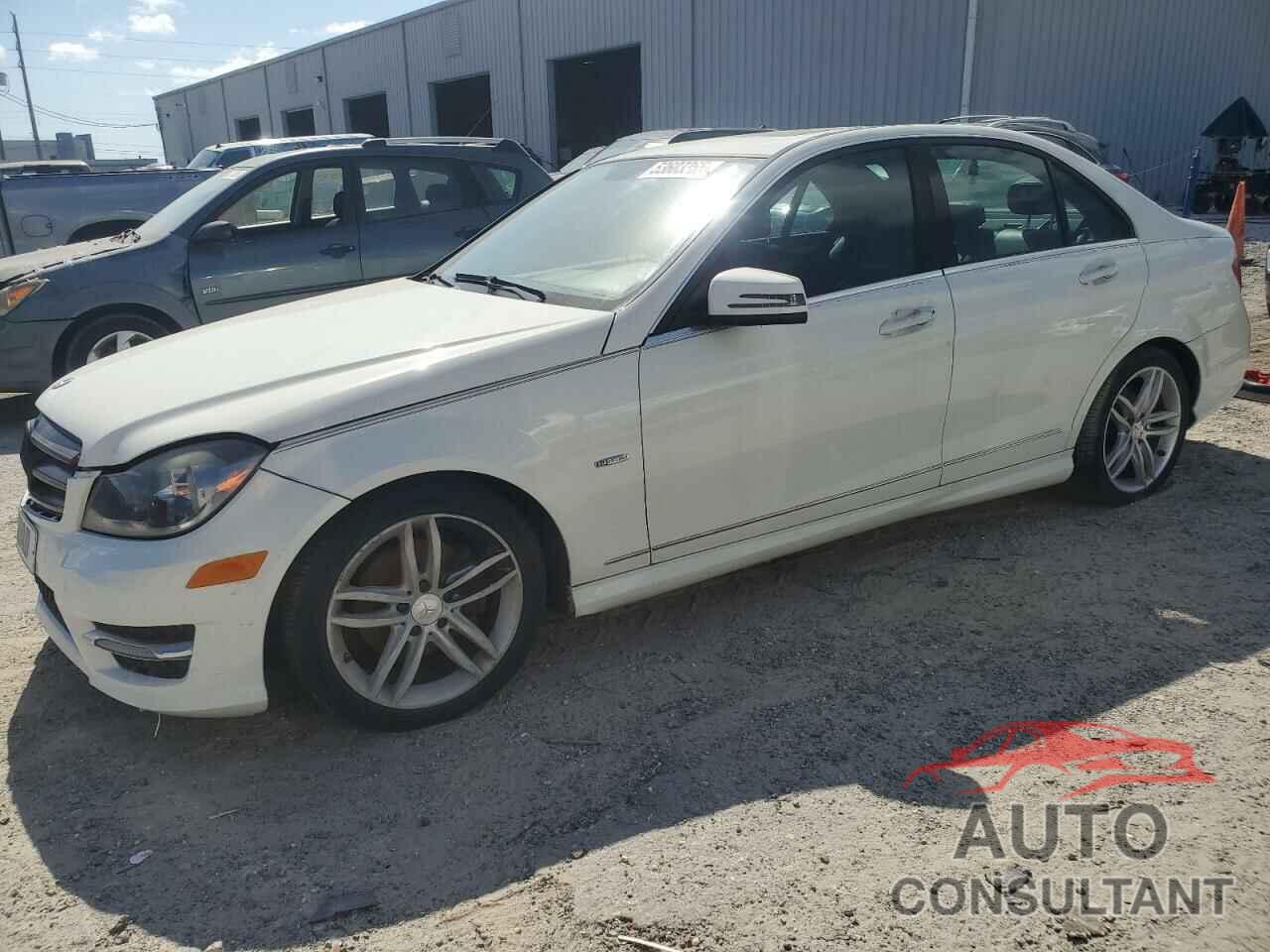 MERCEDES-BENZ C-CLASS 2012 - WDDGF4HB5CR213347
