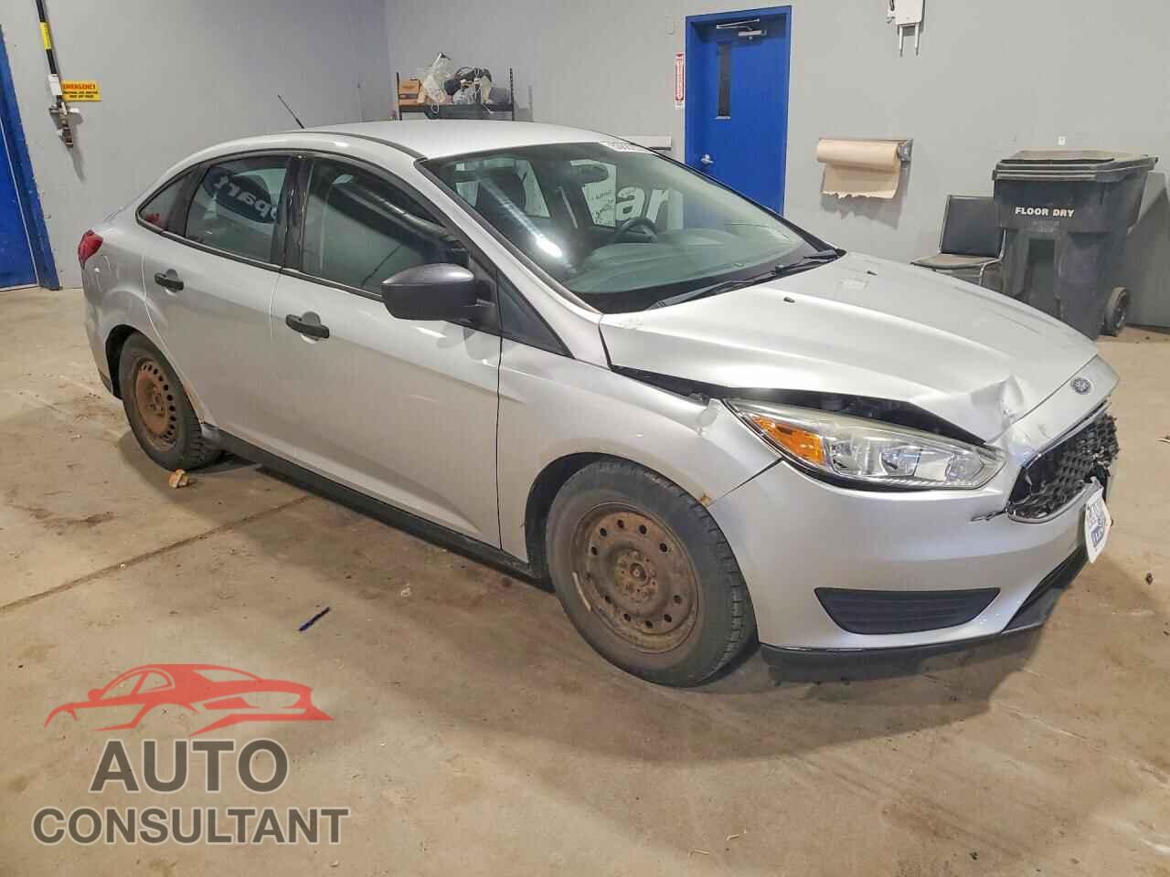 FORD FOCUS 2015 - 1FADP3E27FL257923