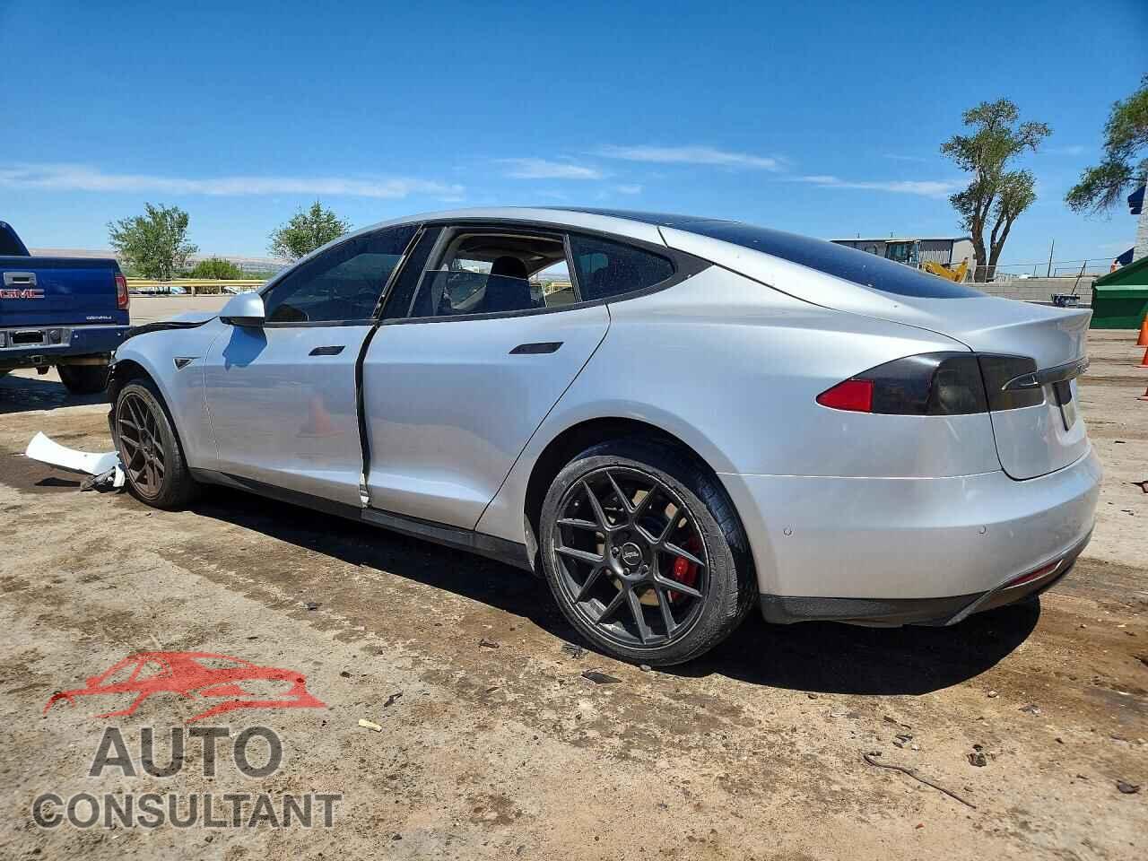 TESLA MODEL S 2015 - 5YJSA1H26FFP70487
