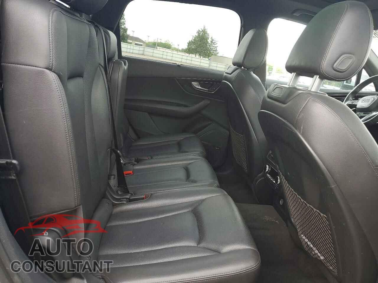 AUDI Q7 2018 - WA1VAAF71JD019111