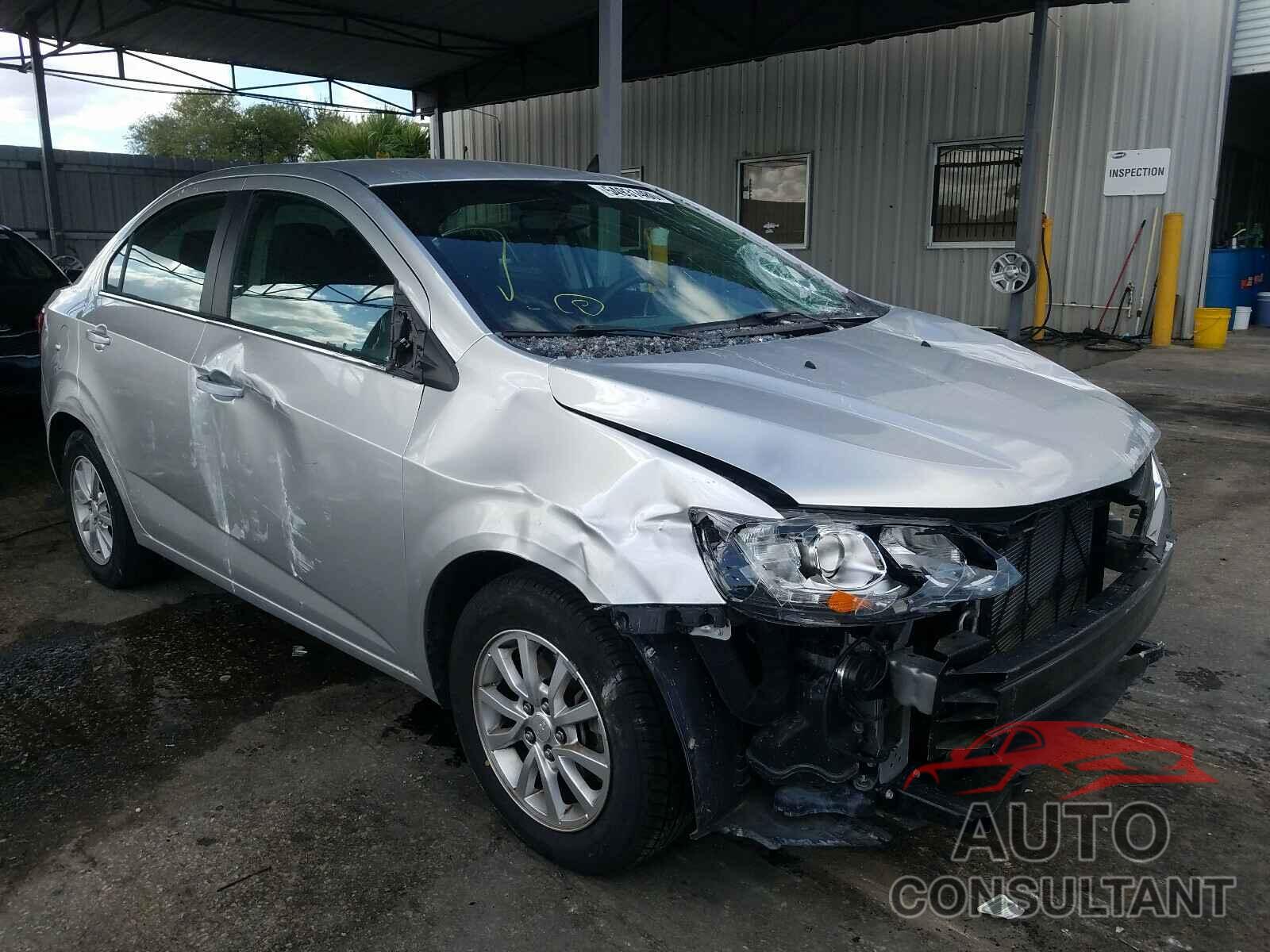 CHEVROLET SONIC 2017 - 1G1JD5SH0H4141043