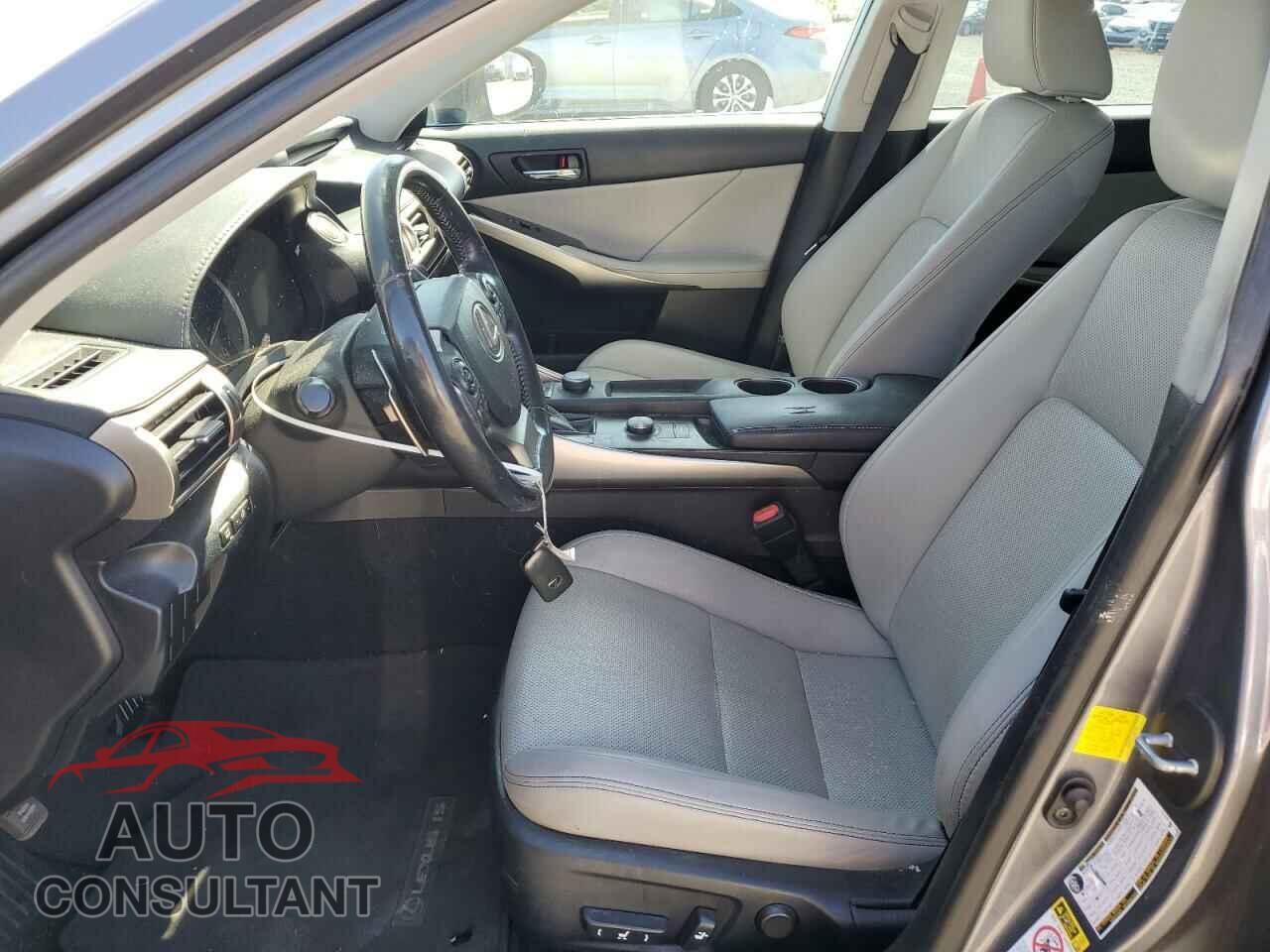 LEXUS IS 2016 - JTHBA1D27G5032785