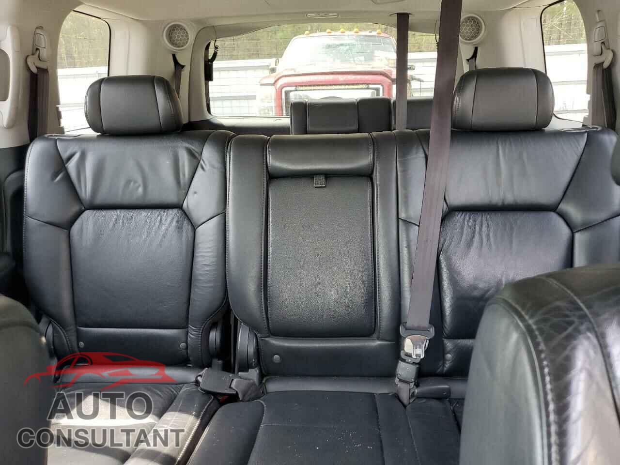 HONDA PILOT 2011 - 5FNYF4H70BB077207