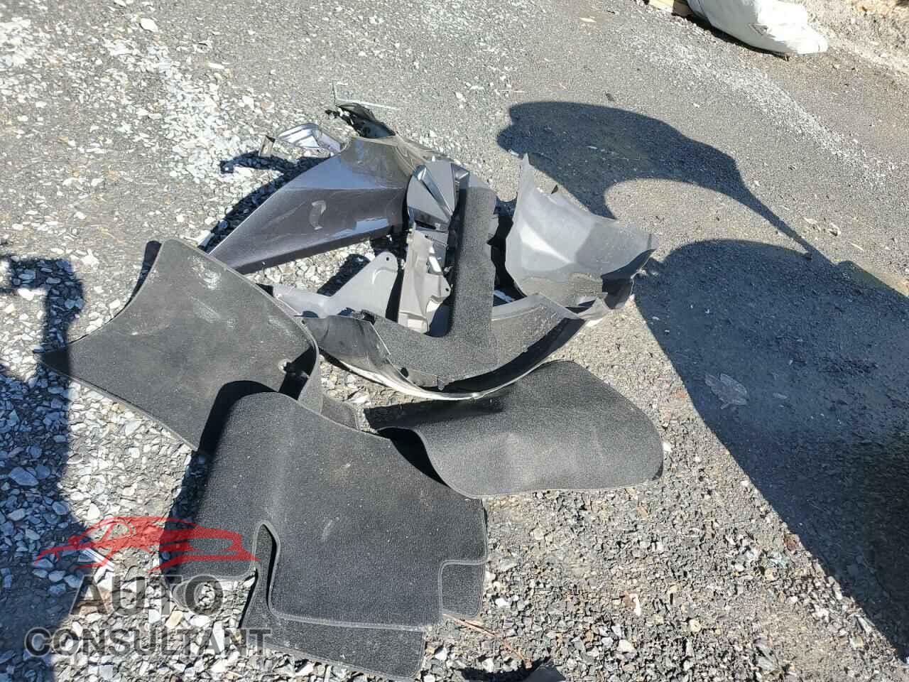 TESLA MODEL 3 2024 - 5YJ3E1EB8RF810957