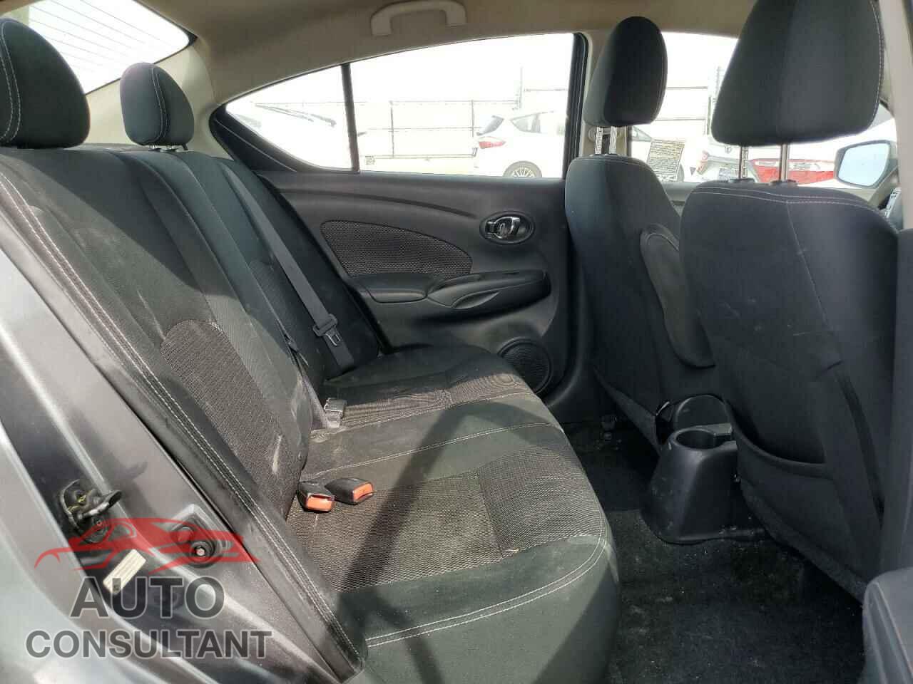 NISSAN VERSA 2017 - 3N1CN7AP3HL876601