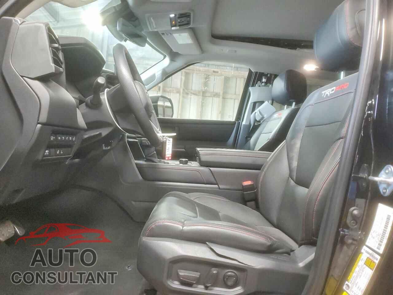 TOYOTA SEQUOIA 2023 - 7SVAAABA3PX018805
