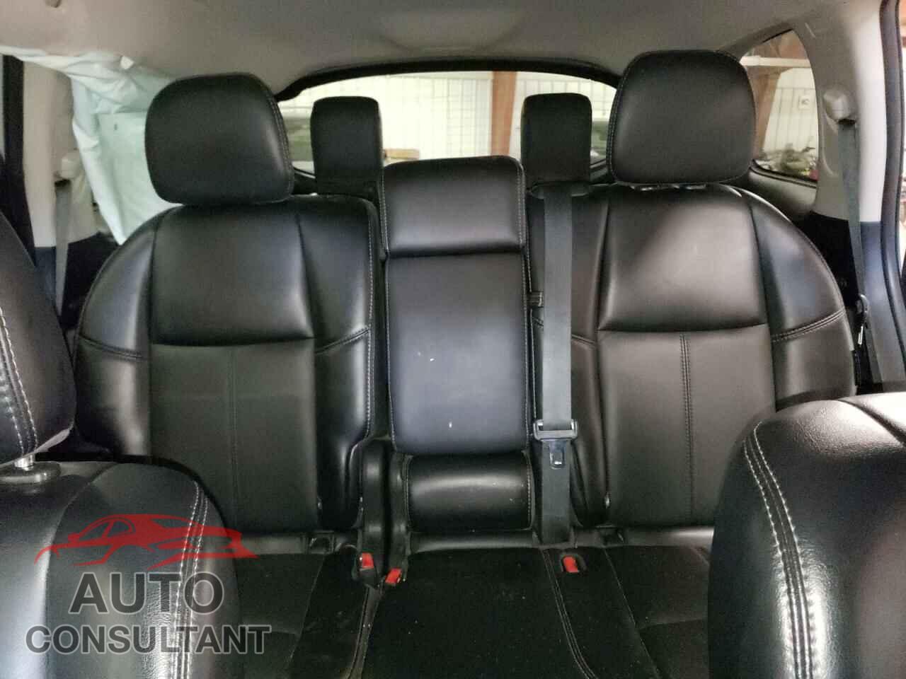NISSAN PATHFINDER 2020 - 5N1DR2CM4LC603162