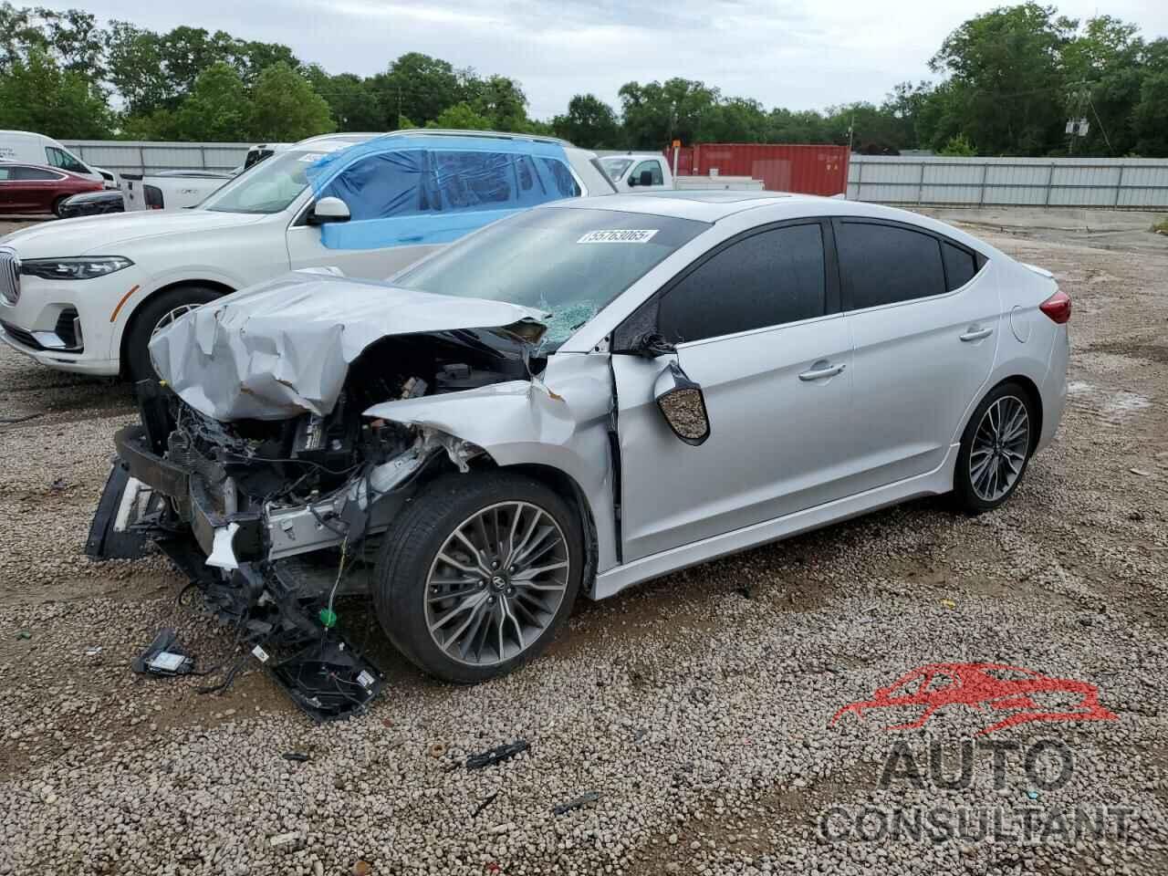 HYUNDAI ELANTRA 2018 - KMHD04LB3JU722557