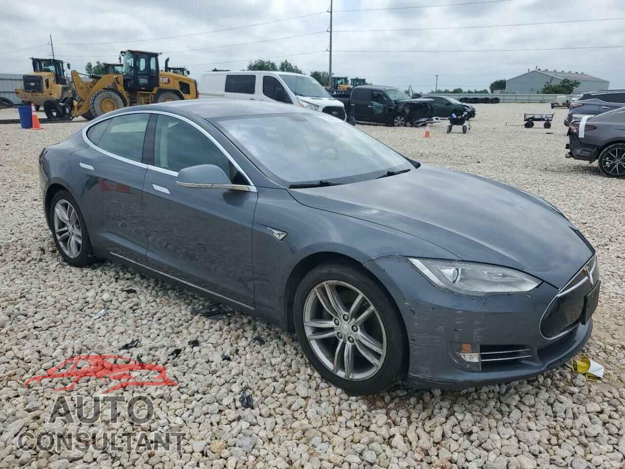 TESLA MODEL S 2013 - 5YJSA1CG3DFP05046